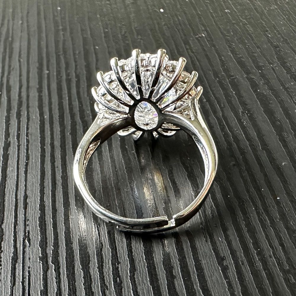 NWB Adjustable White Gold Plated CZ Halo Ring - Elegant Statement Piece - Picture 12 of 14